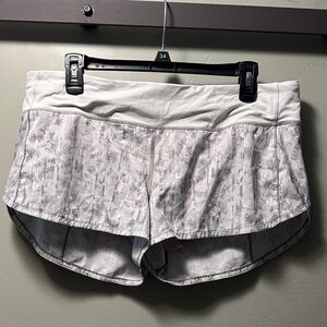 Lululemon Athletica Light Gray Athletic Shorts size 12 2”